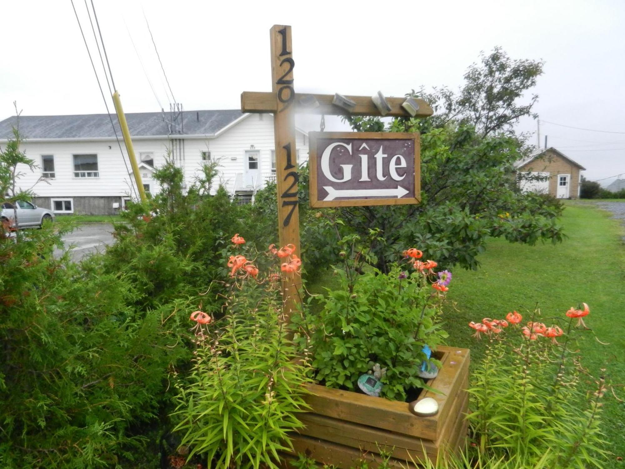 Sainte Anne-des-Chênes Gite La Ptite Falaise Hebergement Touristique الغرفة الصورة